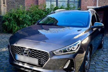 Hyundai i30 126.000 km 13.300 &euro; Düsseldorf 40625