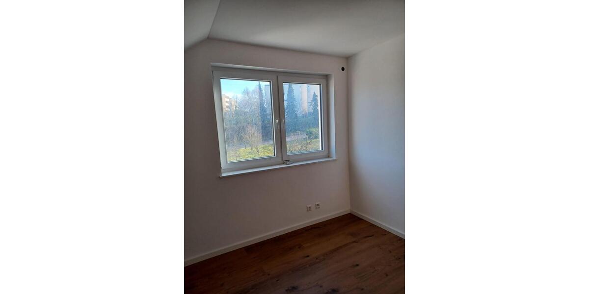 Dachgeschoßwohnung Heilbronn Frankenbach - 4 Zimmer, 92 m&sup2;, 1.200&euro; | Angebot:24802435