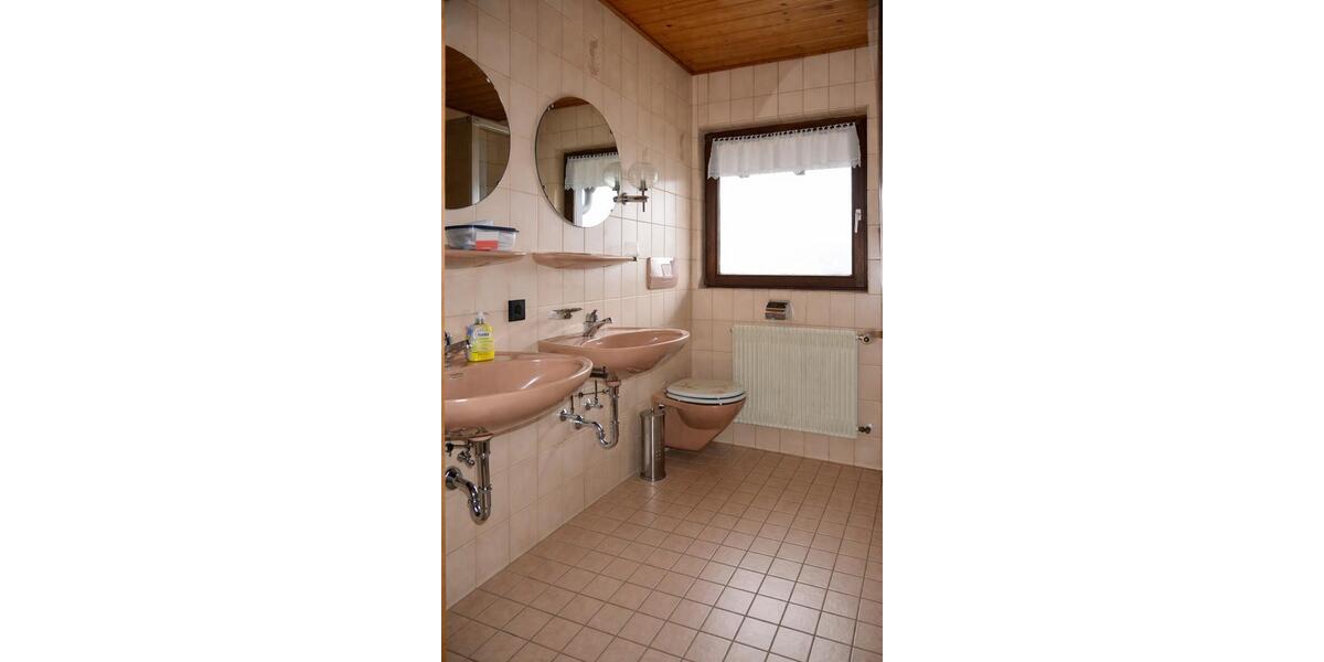 Einfamilienhaus Titisee-Neustadt Neustadt - 5 Zimmer, 160 m&sup2;, 400.000&euro; | Angebot:26239397