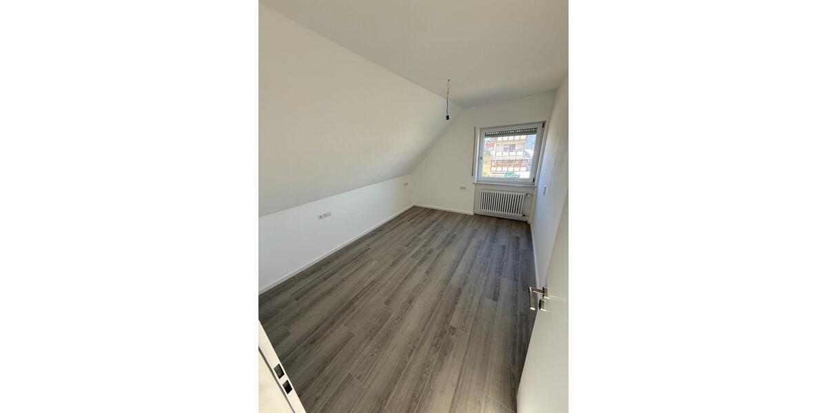 Dachgeschoßwohnung Endingen am Kaiserstuhl - 3 Zimmer, 90 m&sup2;, 1.550&euro; | Angebot:26226392