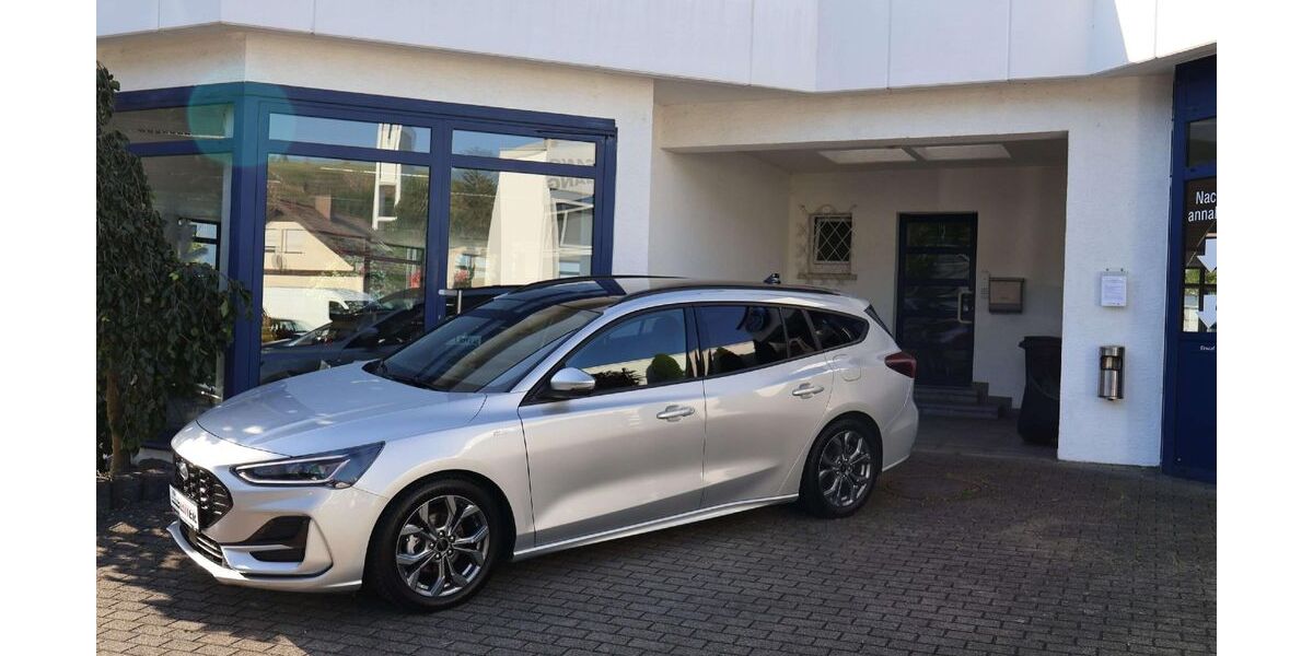 Ford Focus 9.550 km 25.880 &euro; Besigheim 74354