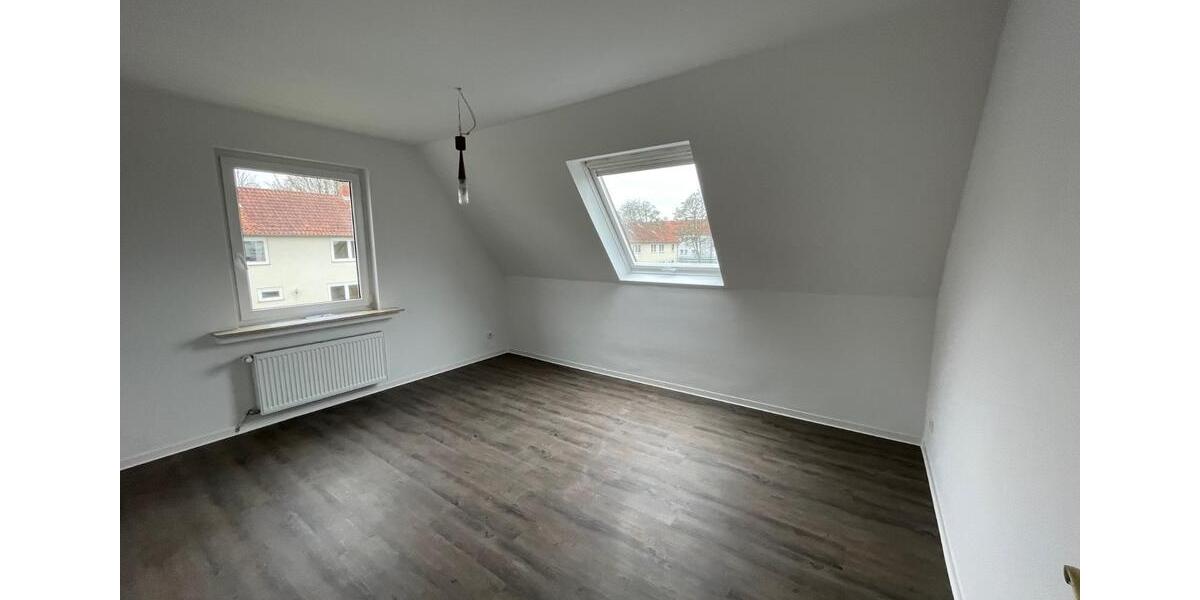 ✨ Einzigartige 3-Zimmer-Wohnung mit zusätzlichem DG-Bereich 5 zimmer