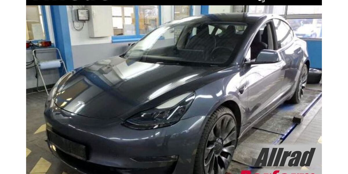 Tesla Model 3 61.950 km 32.900 &euro; Schöningen 38364