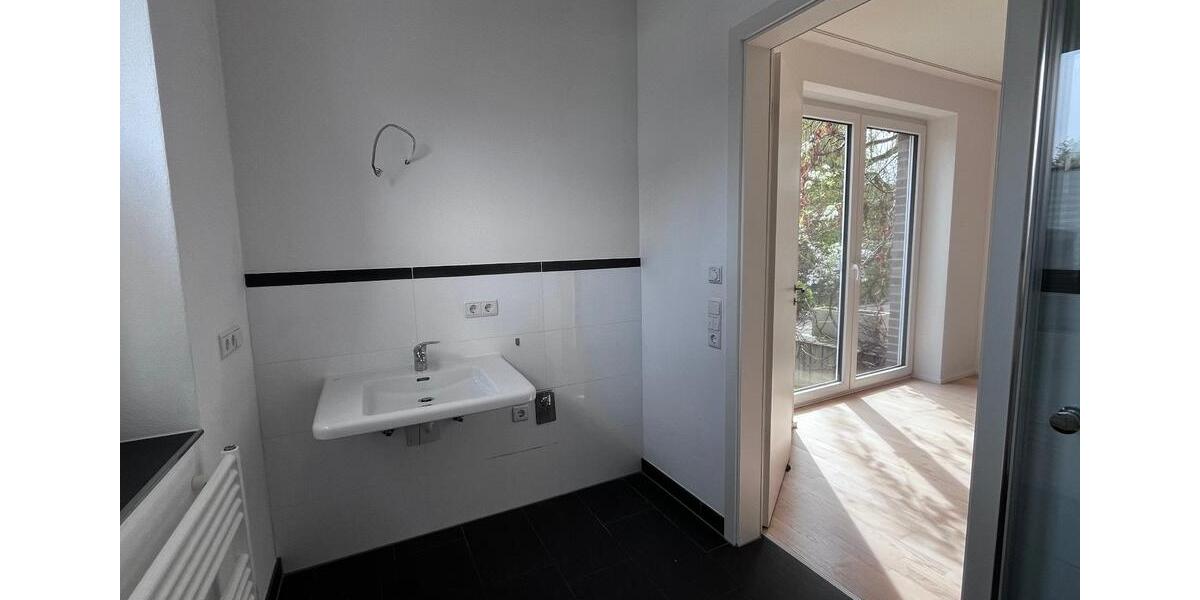 Einfamilienhaus Bad Pyrmont - 4 Zimmer, 180 m&sup2;, 1.600&euro; | Angebot:26470340