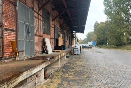 Robuste Projekt u. Bauhoffläche auf ehemaligen Güterbahnhof zimmer