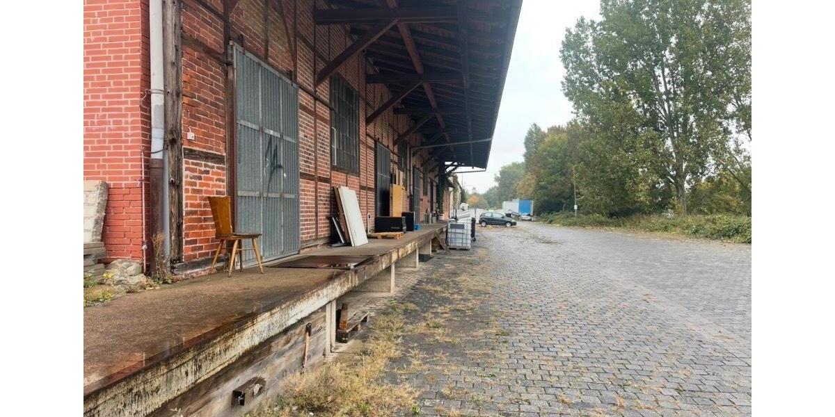 Robuste Projekt u. Bauhoffläche auf ehemaligen Güterbahnhof zimmer