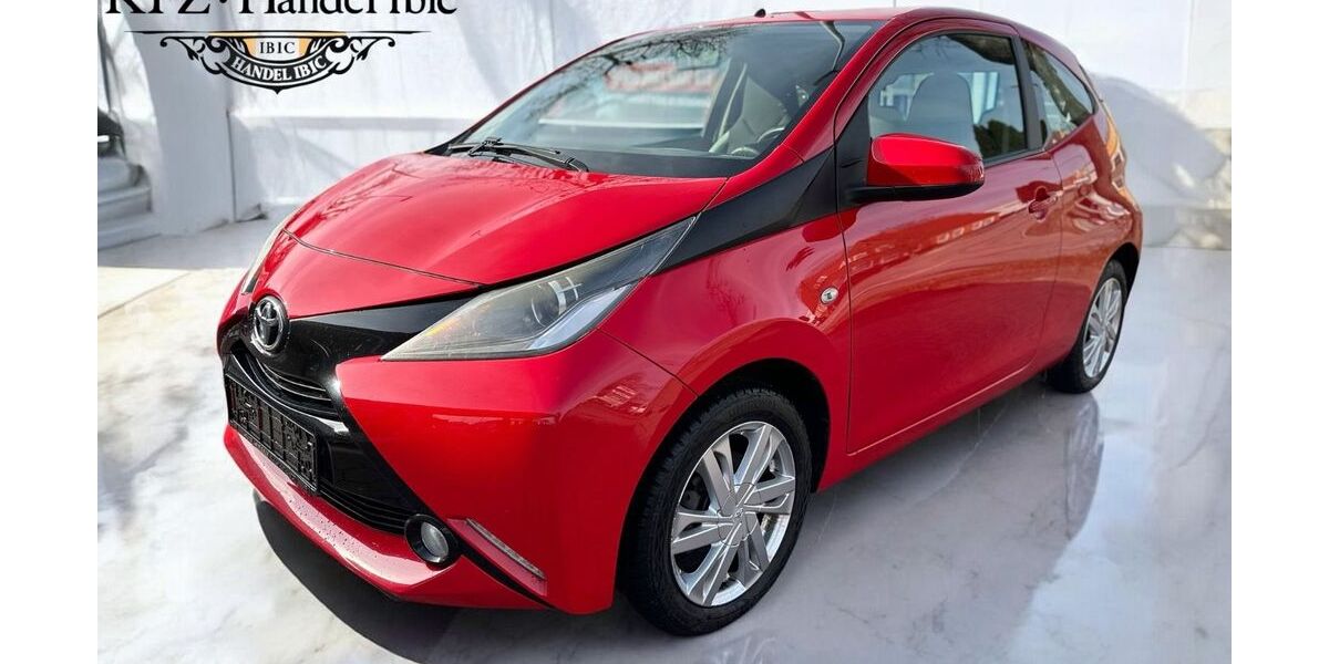 Toyota Aygo (X) 100.000 km 5.499 &euro; Lübeck 23560
