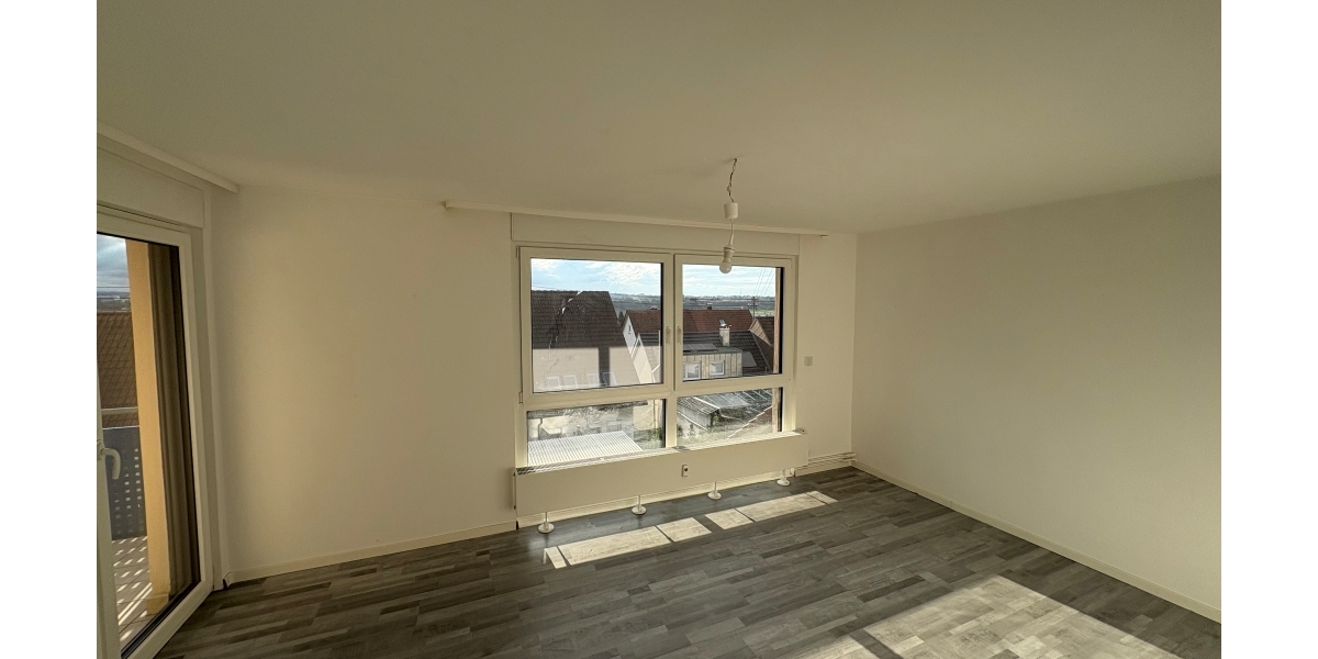 Freistehendes 2-Familienhaus - ideal für Familien oder Handwerker in Remseck-Hochberg 6 zimmer