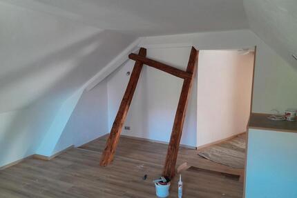 Wohnung 2,5 Raum Dachgeschoss mit Garten