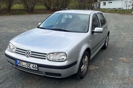 VW Golf 164.000 km 900 &euro; Weilburg 35781