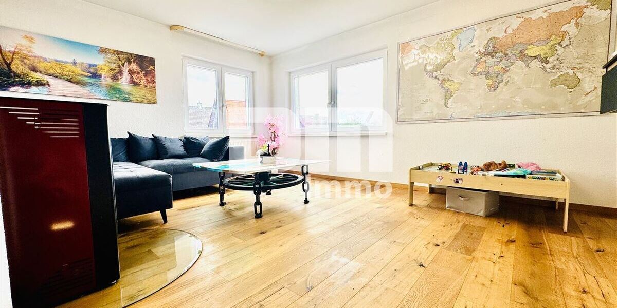 Kernsaniertes Einfamilienhaus mit Doppelgarage, großem Garten und Home-Office-Oase - Einfamilienhaus Schwalmstadt | Angebot:27053931