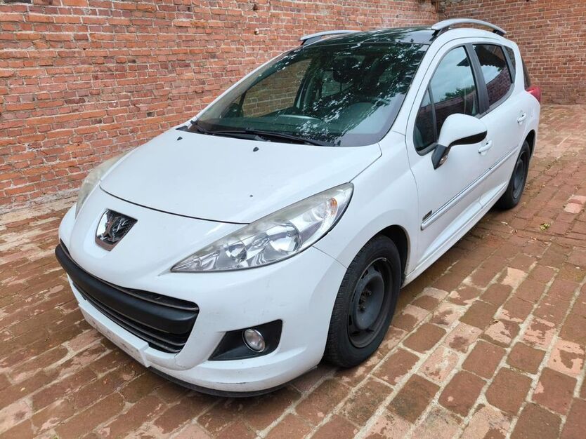 Peugeot 207 147.000 km 1.490 € Chemnitz 09116