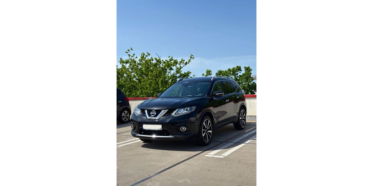 Nissan X-Trail 97.780 km 14.490 &euro; Hamburg 22159
