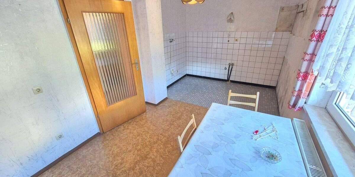 Mehrfamilienhaus, Wohnhaus Burkardroth Wollbach - 6 Zimmer, 159 m&sup2;, 189.000&euro; | Angebot:23941603
