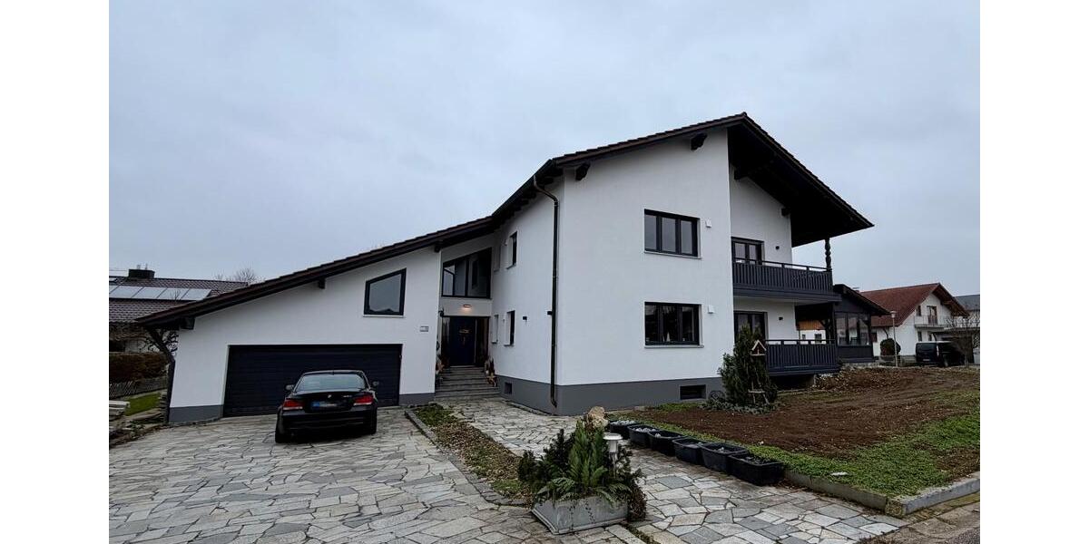 Vermiete große 5-Zimmer-Wohnung (ca. 130 m²) mit großem Balkon 5 zimmer