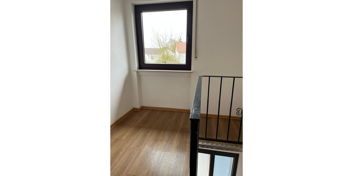Etagenwohnung Kirchhain - 4 Zimmer, 70 m&sup2;, 830&euro; | Angebot:26066893