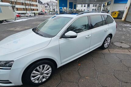 Skoda Octavia 129.000 km 9.500 &euro; Niederzier 52382