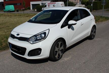 Kia Rio 122.983 km 4.400 &euro; WEINGARTEN 88250