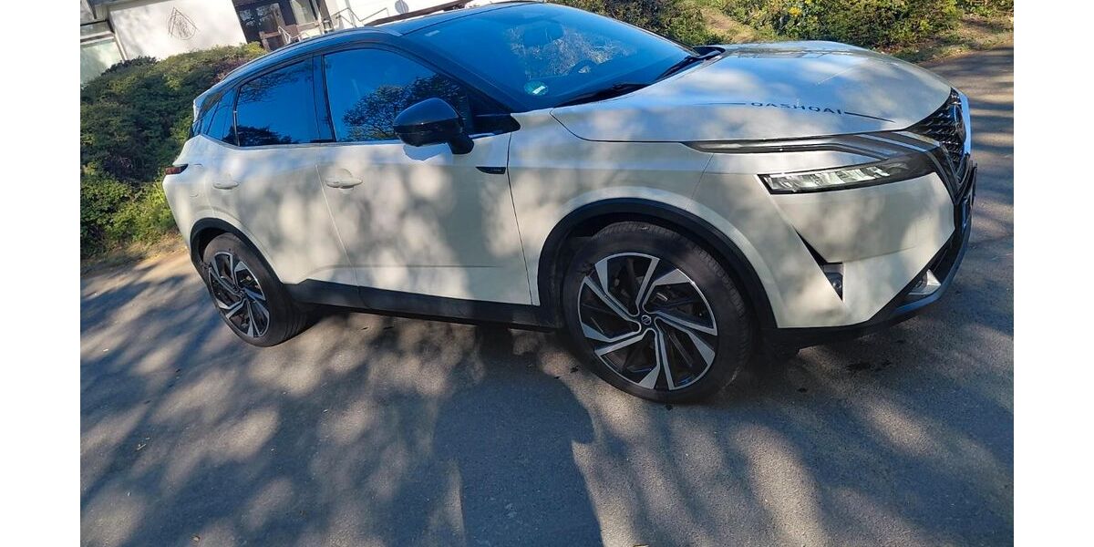 Nissan Qashqai 52.000 km 25.299 &euro; Haiger 35708