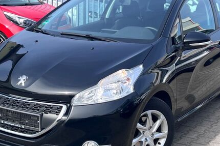 Peugeot 208 93.000 km 3.000 &euro; Kelkheim 65779