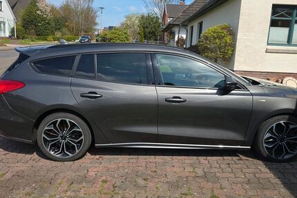 Ford Focus 124.000 km 15.990 &euro; Husum 25813