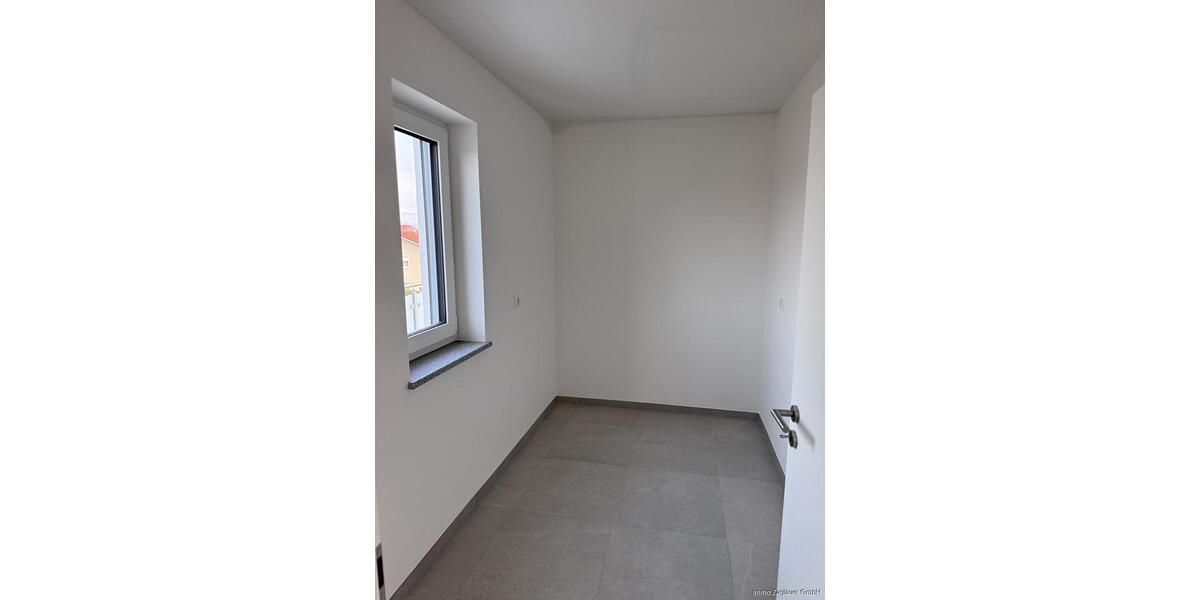 Einfamilienhaus Deggendorf - 3 Zimmer, 129 m&sup2;, 1.390&euro; | Angebot:25177514