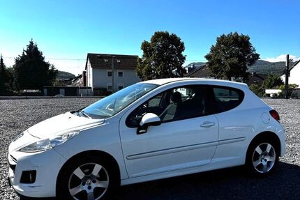 Peugeot 207 167.000 km 4.100 &euro; Baunatal 34225