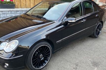 Mercedes-Benz C 230 190.830 km 2.250 &euro; Schauenburg 34270