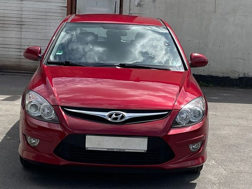 i30