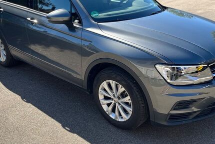 VW Tiguan 23.805 km 17.900 € Treffelstein 93492