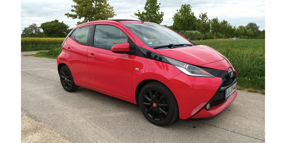 Toyota Aygo (X) 141.000 km 4.900 &euro; Ulm 89081