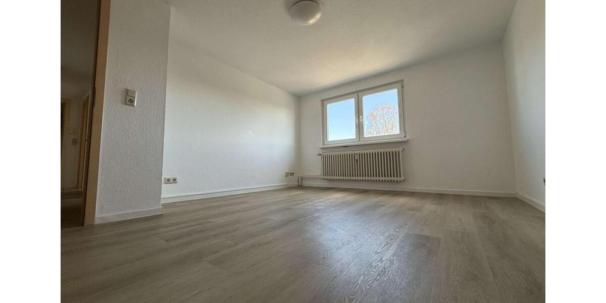 Dachgeschoßwohnung Wilhelmshaven Altengroden - 3 Zimmer, 60 m&sup2;, 400&euro; | Angebot:26090066