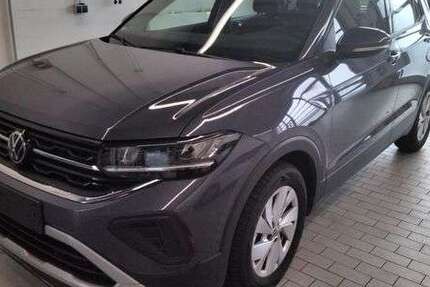 VW T-Cross 4.837 km 22.990 € Düsseldorf 40233