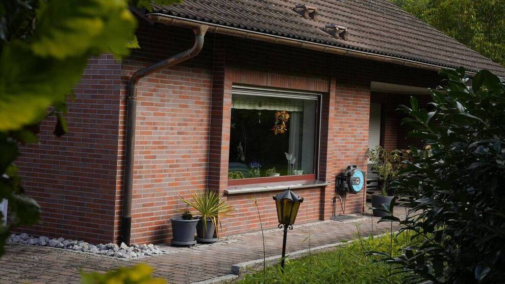 Wohnen im Grünen - Attraktives Einfamilienhaus mit großem Garten und Wintergarten in Flammersbach 5 zimmer