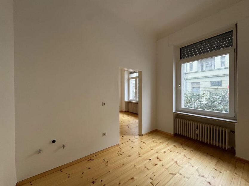 1 Wohnung VOLLSANIERT RUHIG 1- (2max) Personen 595 + NB zimmer