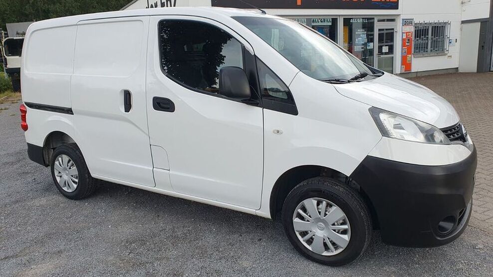 NV200
