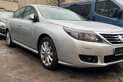 Renault Latitude 211.405 km 3.499 &euro; Berlin 13359