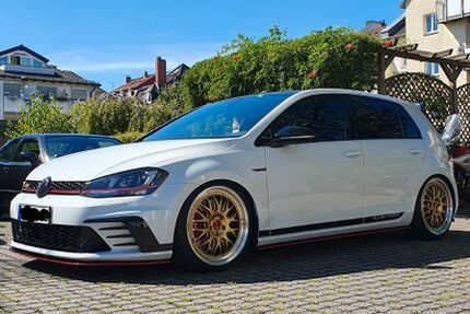 VW Golf 95.500 km 26.950 &euro; Dreieich 63303