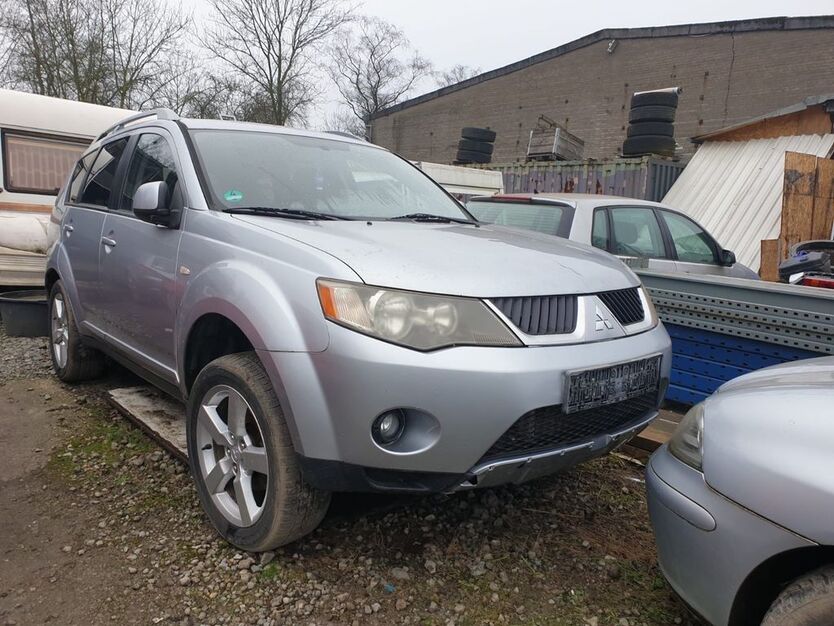 Mitsubishi Outlander 165.000 km 3.500 € Frankfurt 65929