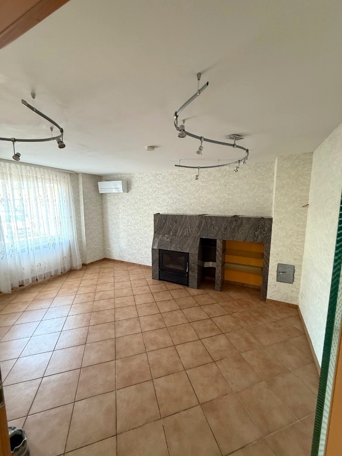 Stilvolle DHH klimatisiert mit Garten, Terrasse & Keller – 4 Etagen in bester Lage