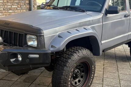 Jeep Cherokee 225.500 km 8.990 &euro; Erftstadt 50374