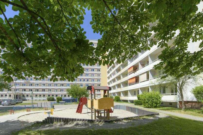 Wohnung zum Mieten in Hoyerswerda 281 € 58.59 m²