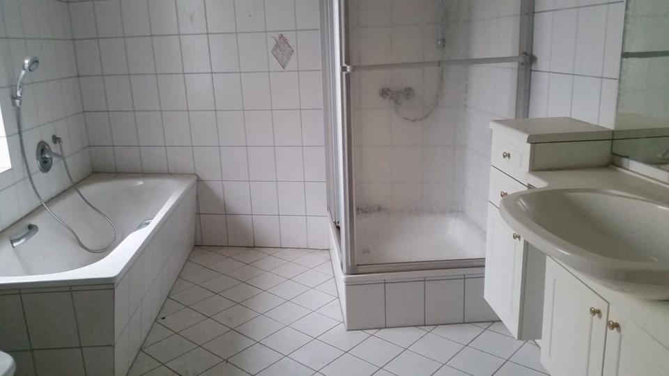 Haus mit Wohnung und Gewerbe zu verkaufen auch Mitkauf 7 zimmer