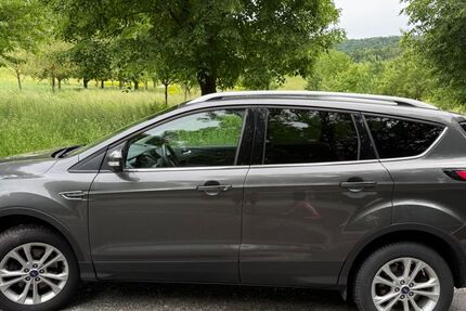 Ford Kuga 95.000 km 15.900 &euro; Großbartloff 37359