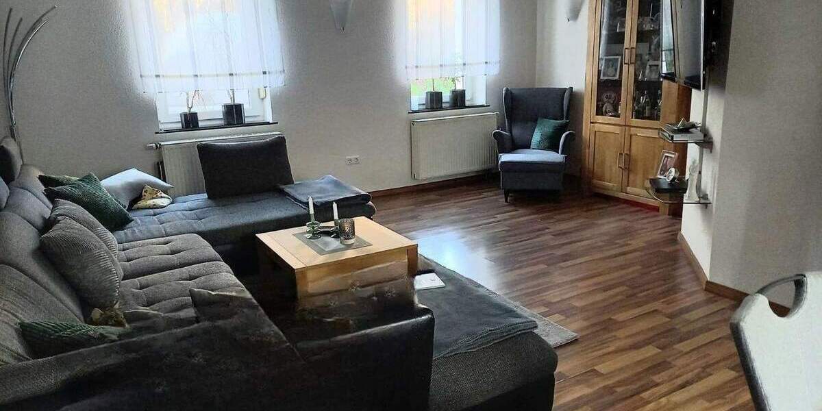 Einfamilienhaus mit Balkon, Terrasse, Garten und Garage, kernsaniert + renoviert (bei Ausbau DG + ca.40 m² Wfl) in Rodalben - Waldrandlage 4 zimmer