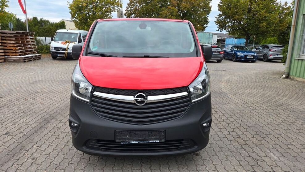 Opel Vivaro 174.095 km 8.600 € Neutraubling 93073