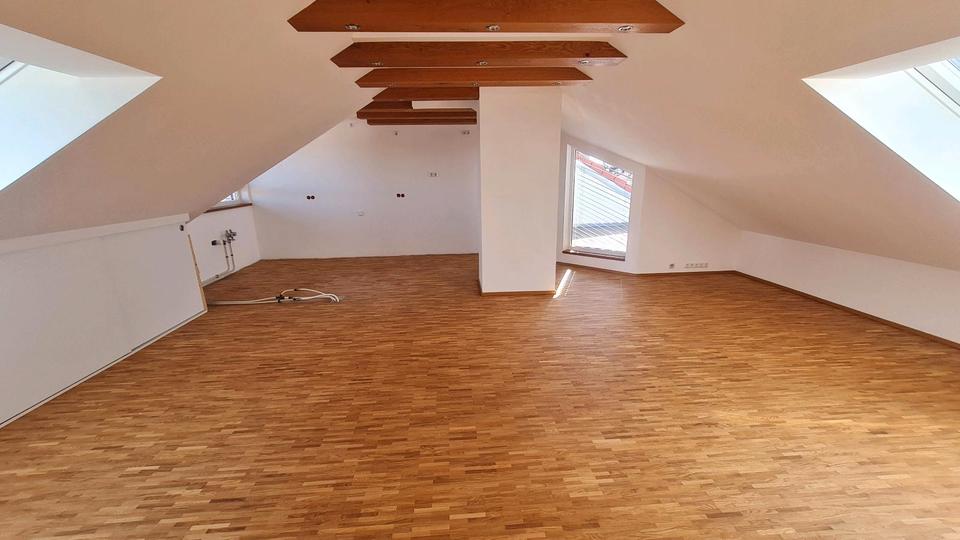 Dachgeschoßwohnung Fürth Bislohe - 3 Zimmer, 79 m&sup2;, 299.999&euro; | Angebot:27457438