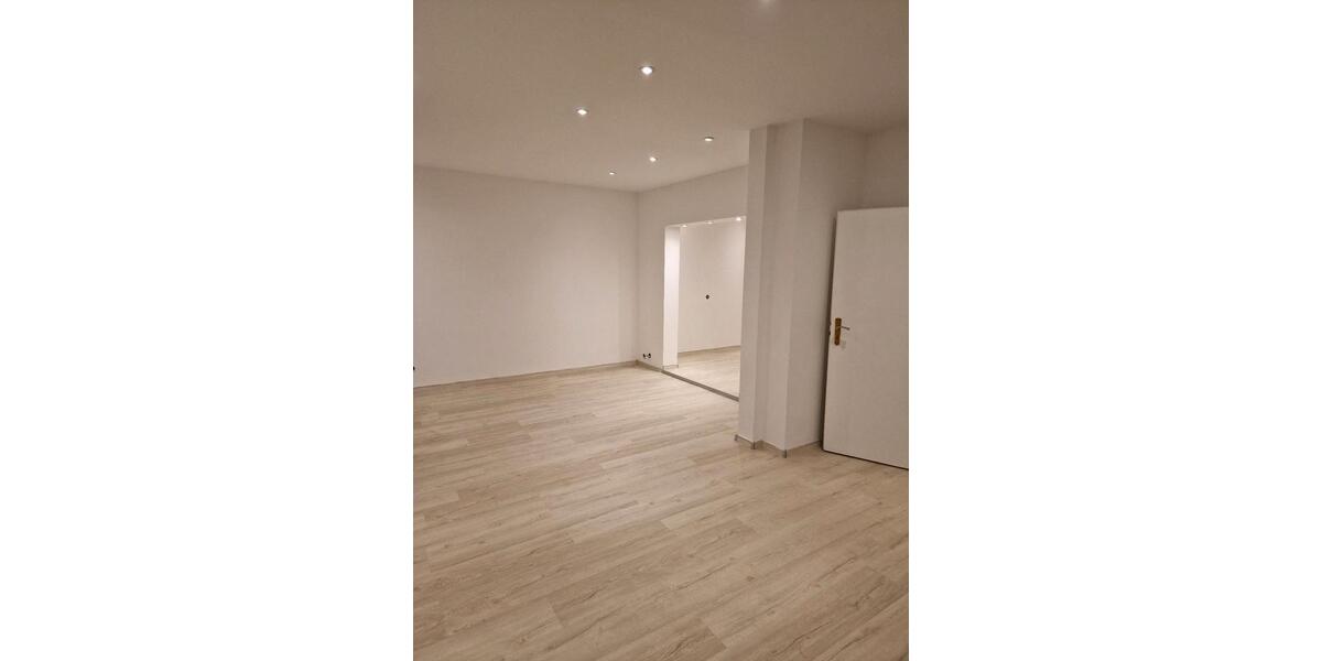 Doppelhaushälfte mit großem Garten und großzügigem Wintergarten 5 zimmer