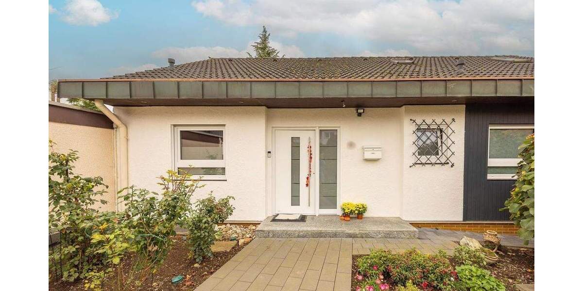 Einfamilienhaus mit Einlieger, Garage, Doppel-Carport und schönem Garten 7 zimmer