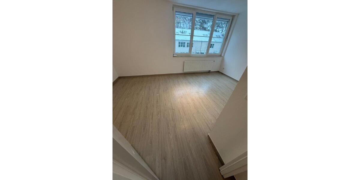 Reihenhaus Kleinmachnow - 4.5 Zimmer, 120 m&sup2;, 1.980&euro; | Angebot:22590554